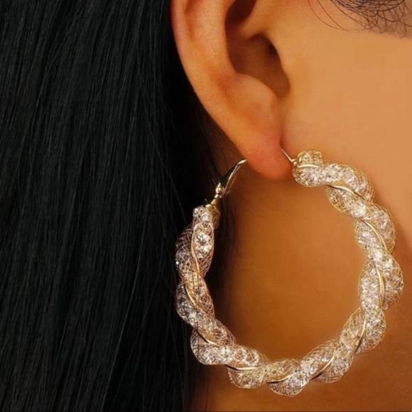 Jewelry - NEW 18K GOLD DIAMOND HOOP EARRINGS